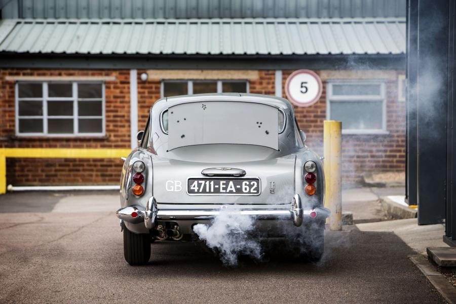  Aston Martin DB5 Bond Car 1965 года  (фото 32 из 36)